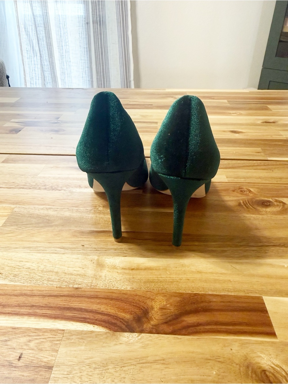 Badgley Mischka Collection Cher Crystal
Embellished Pump in Emerald Green Velvet - Picture 7 of 10